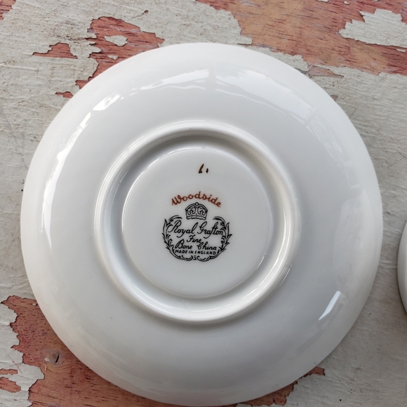 Vtg woodlands florals & berries tea cup & saucer - Picture 9 of 9